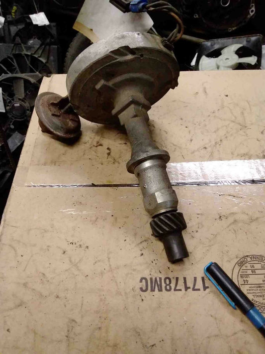Distributor PONTIAC FULL SIZE 78 79