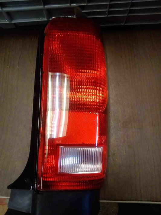 New Tail Light Assembly DODGE CARAVAN Right 84 85 86