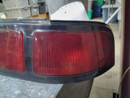 Tail Light Assembly CHEVY LUMINA Right 90 91 92 93 94