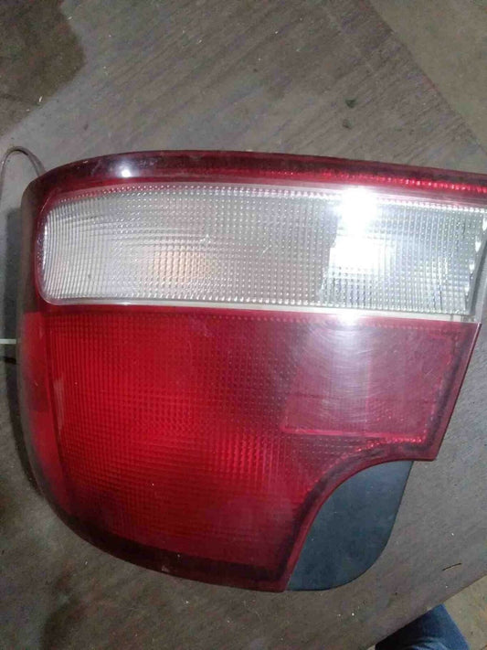 Tail Light Assembly HYUNDAI ELANTRA Right 94 95