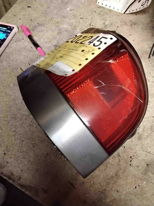 Tail Light Assembly MERCURY COUGAR Right 89 90