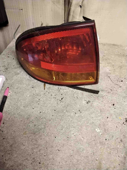 Tail Light Assembly OLDS ALERO Left 99 00 01 02 03 04