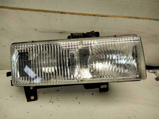 Headlamp Assembly GMC VAN SAVANA 3500 Right 96 97 98 99 00 01 02