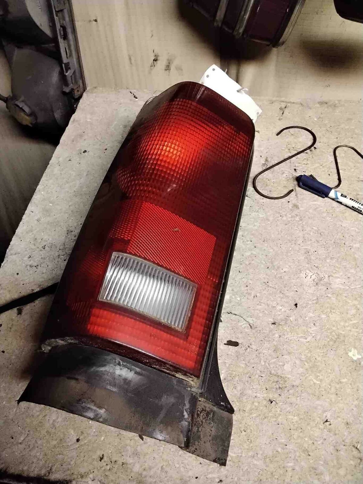 Tail Light Assembly DODGE CARAVAN Left 84 85 86