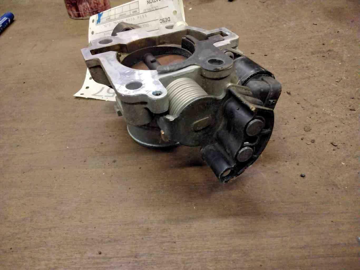 Throttle Body/valve Assy CHRYSLER CIRRUS 98 99 00