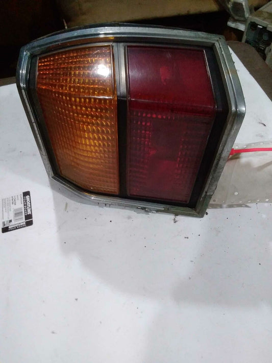 Tail Light Assembly OLDSMOBILE Right 84