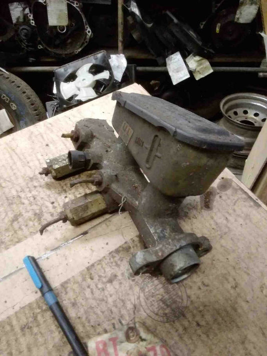 Master Cylinder PONTIAC 6000 82