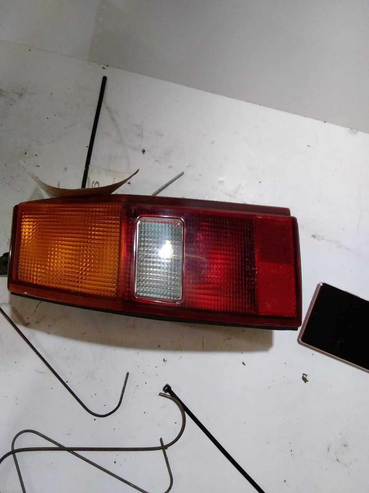 Tail Light Assembly FORD ESCORT Right 91 92 93 94 95 96 – Vivander German  Auto Recycling