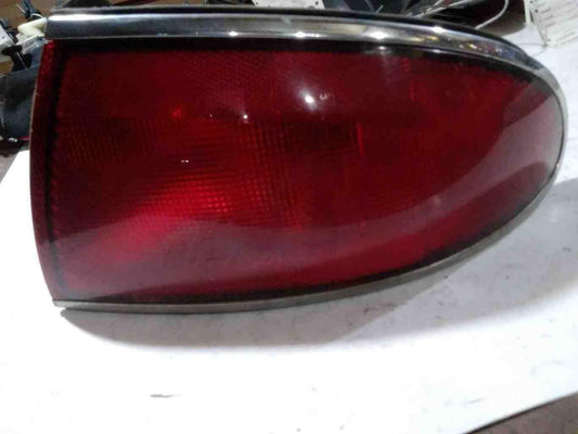 Tail Light Assembly BUICK CENTURY Right 97 98 99 00 01 02 03 04 05