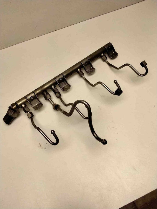 Fuel Injection Rail BMW 750 SERIES 11 Bank 2 Driver Side