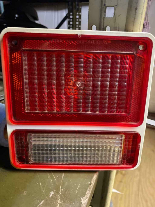 Tail Light Assembly (DISCONTINUED) CHEVROLET VAN (FULL SIZE) Right 78