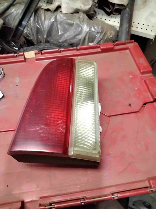 Tail Light Assembly PONTIAC BONNEVILLE Left 92 93 94 95