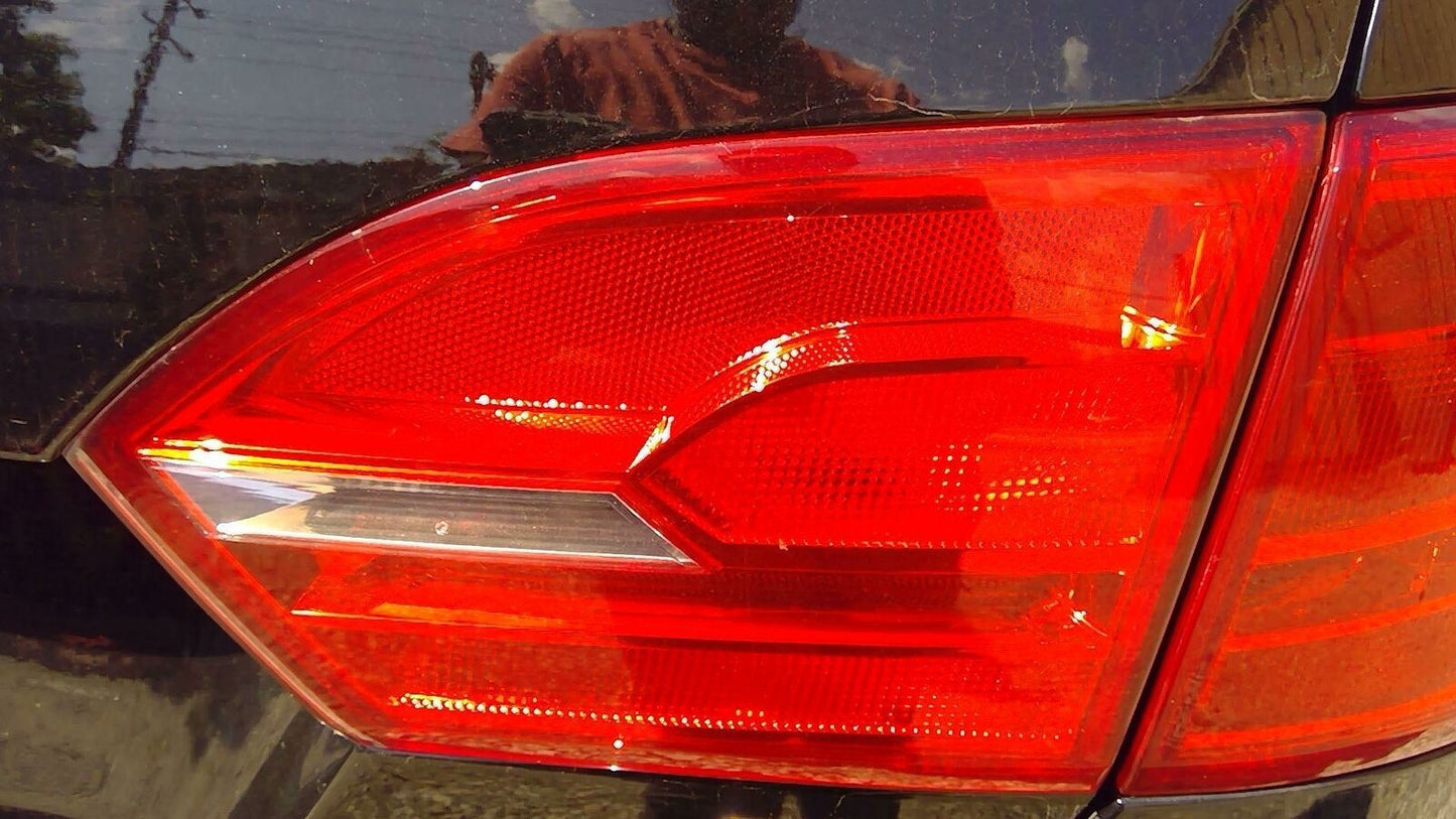 Tail Light Assembly JETTA EXCEPT GLI Right 11 12 13 14 Lid Mounted