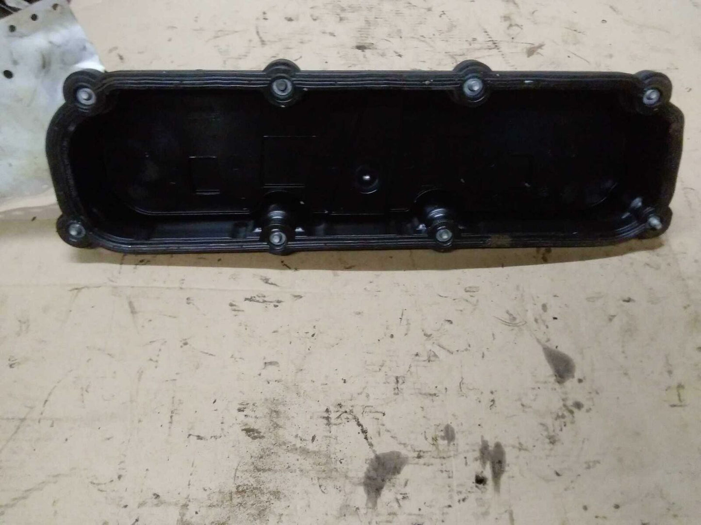 Valve Cover CHRYSLER TOWN CNTRY 05