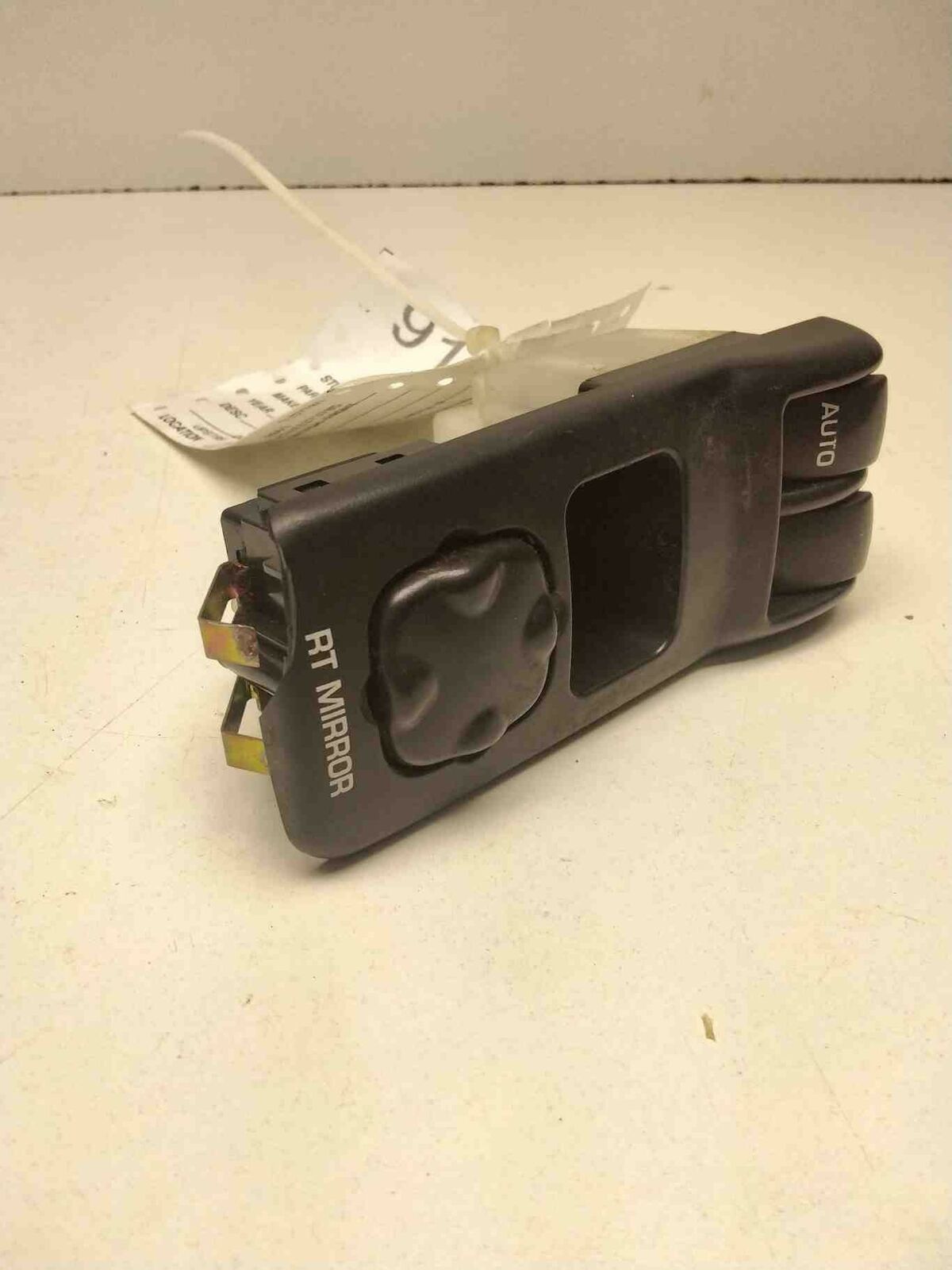 Door Switch Front SATURN S SERIES 96 97 98 99