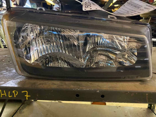 Headlamp Assembly CHEVY SILVERADO 2500 Right 03 04 05 06 07