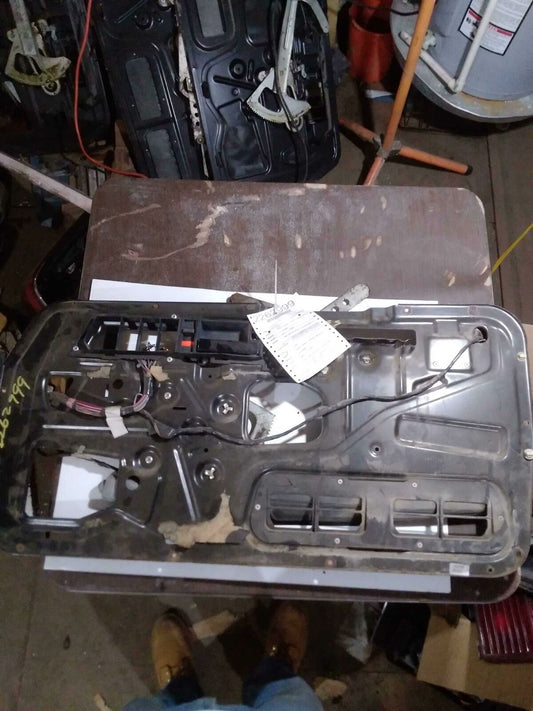 Front Door Regulator CHEVY PICKUP 2500 Right 88 - 02