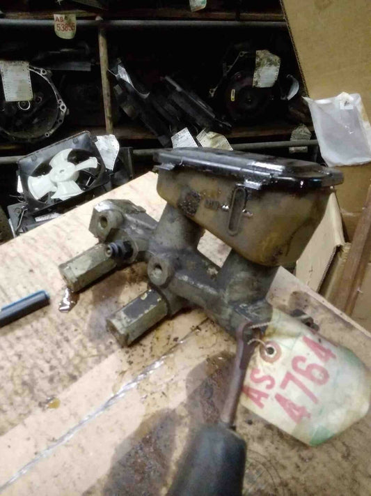 Master Cylinder PONTIAC 6000 82