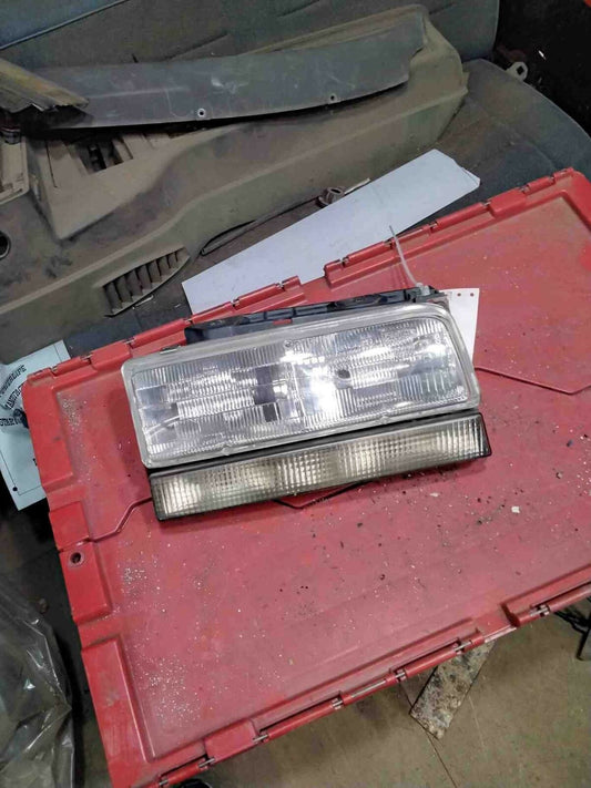Headlamp Assembly BUICK LESABRE Right 91 92 93 94 95 96