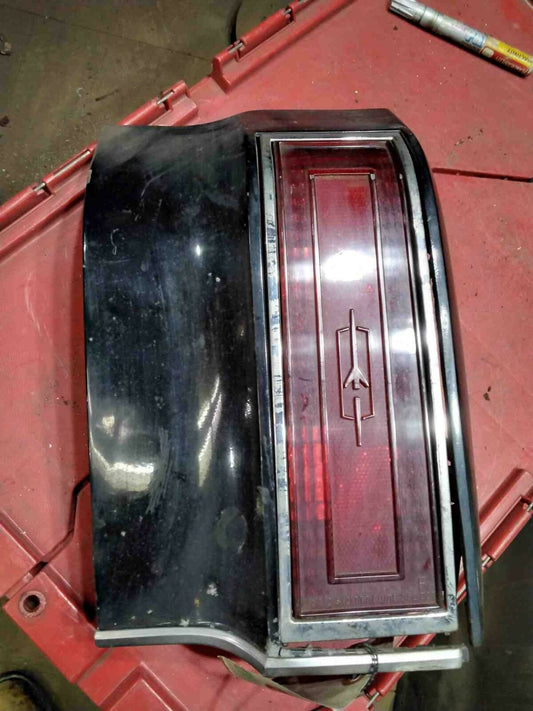Tail Light Assembly OLDS CUTLASS Right 76 77