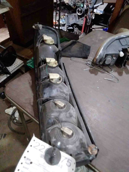 Tail Light Assembly CHEVY LUMINA Right 90 91 92 93 94