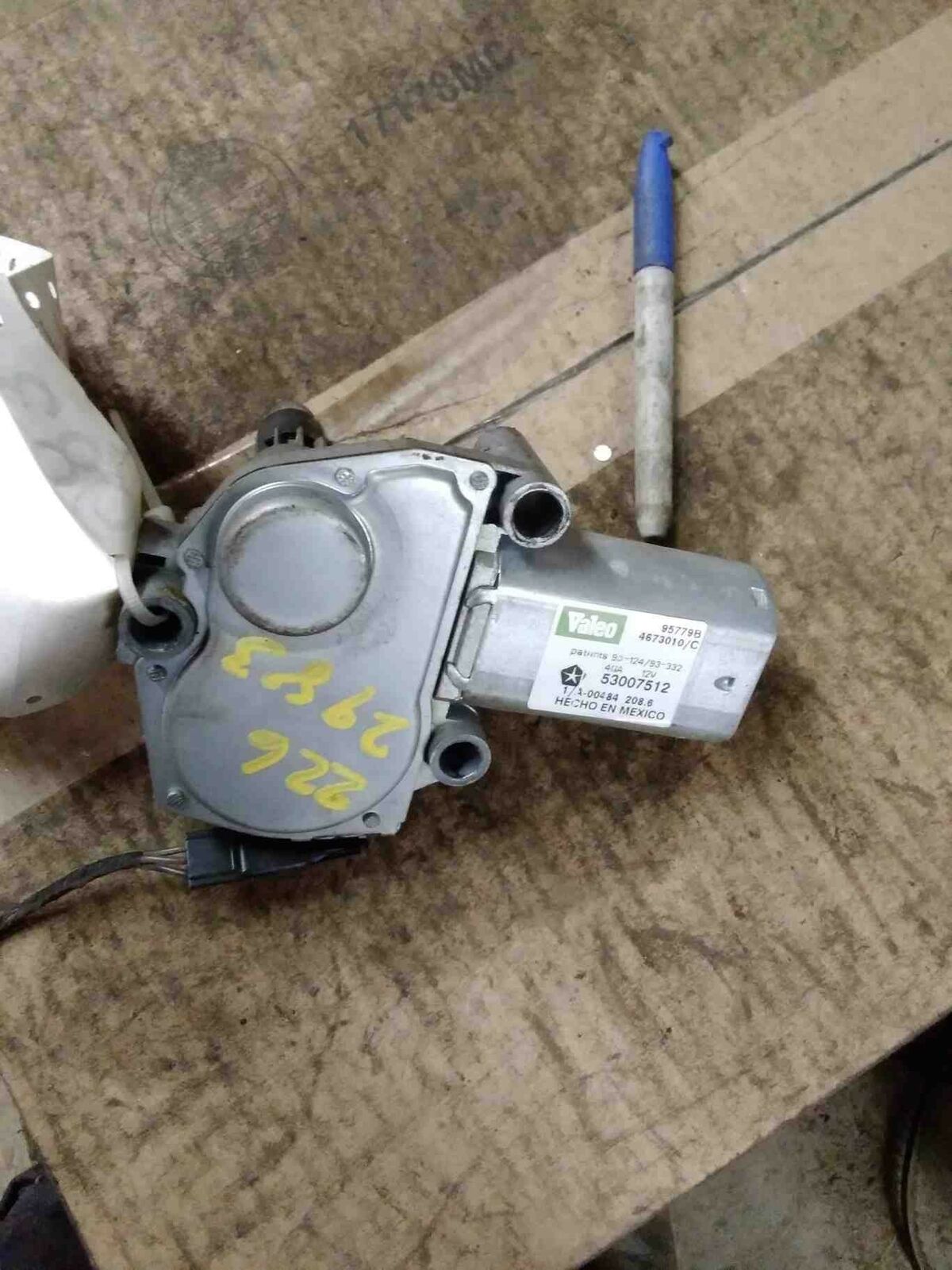 Wiper Motor Rear CHRYSLER TOWN CNTRY 96 97 98 99 00