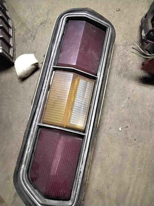 Tail Light Assembly FORD MUSTANG Left 74 75 76 77 78