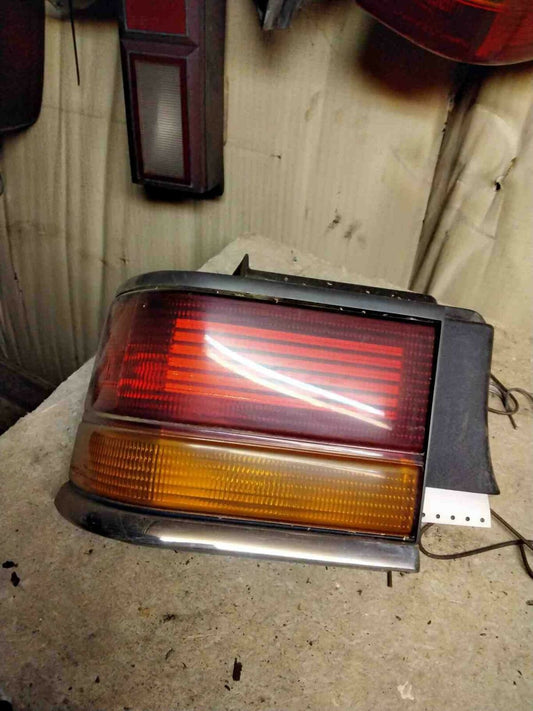 Tail Light Assembly DODGE SPIRIT Left 89 90 91 92