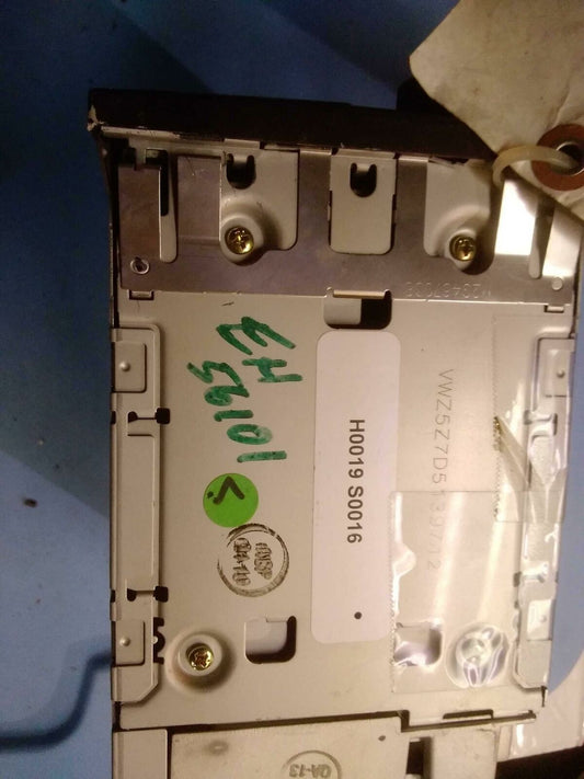 Audio & Visual Equip.(radio) VOLKSWAGEN JETTA 04