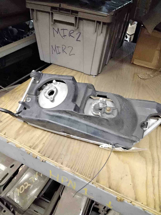 Headlamp Assembly TOYOTA AVALON Right 98 99