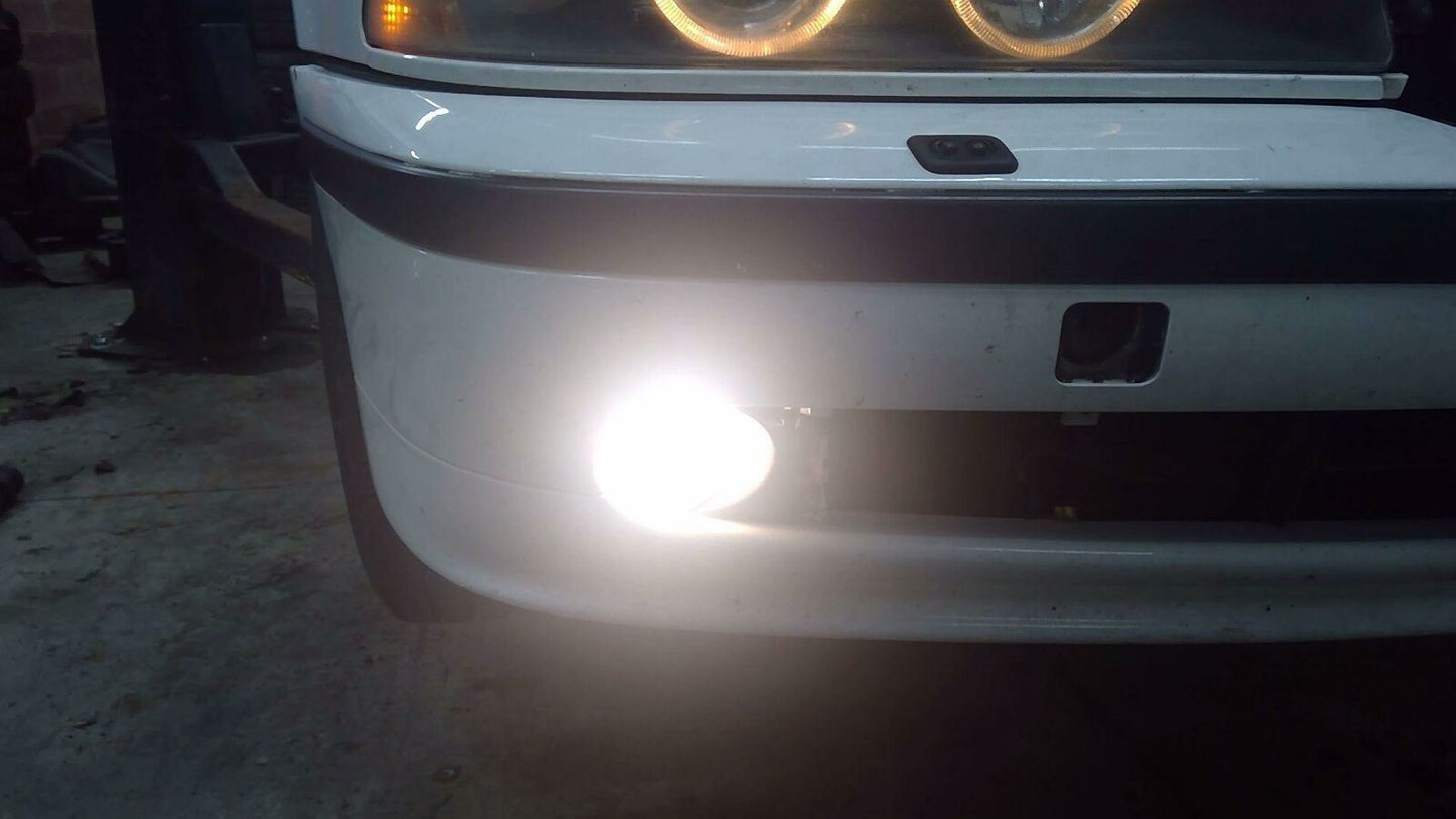 Front Lamp BMW 530I Right 01 02 03
