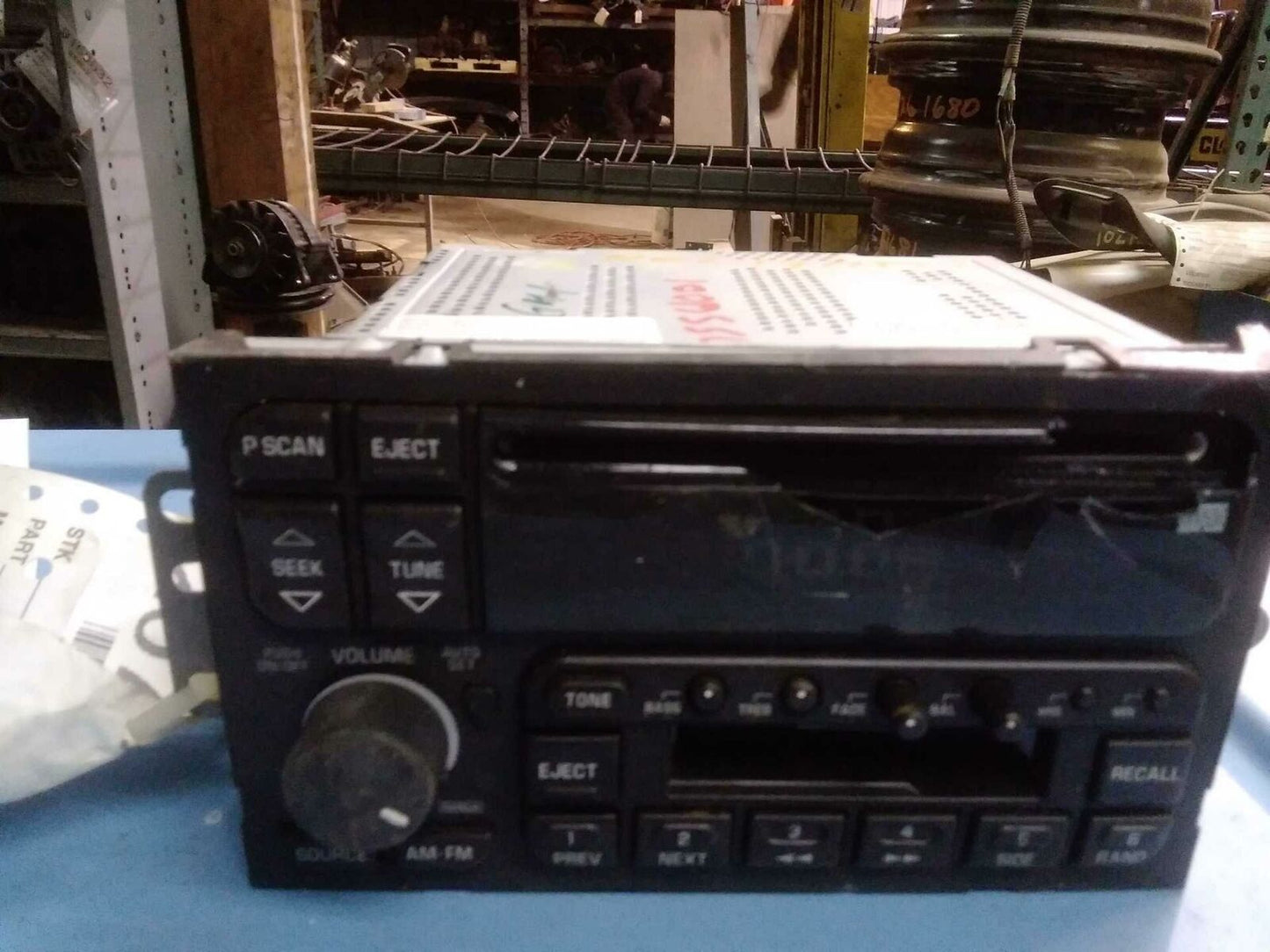 Audio & Visual Equip.(radio) BUICK LESABRE 96 97 98 99 00 01 02 03 04 05