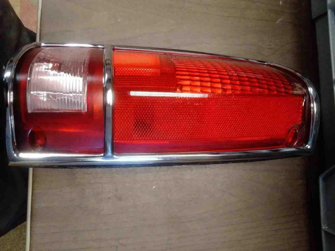 New Tail Light Assembly S10/S15/SONOMA TRUCK Right 82 - 93