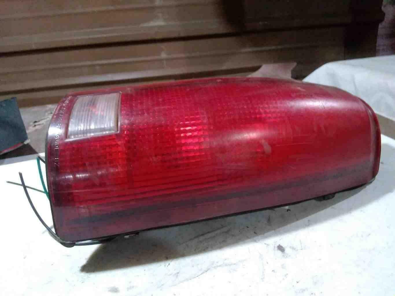 Tail Light Assembly CHEVY PICKUP 2500 Right 88 - 00