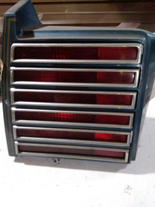 Tail Light Assembly PONTIAC GRAND PRIX Right 78