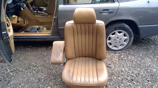 Front Seat MERCEDES 300E 86