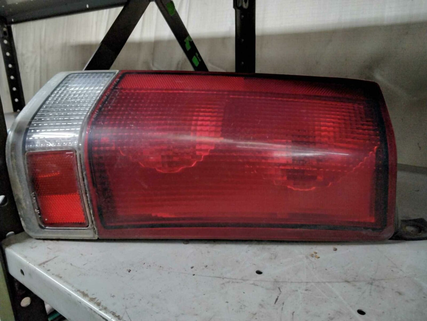 Tail Light Assembly CHEVY EXPRESS 1500 Right 00 01 02