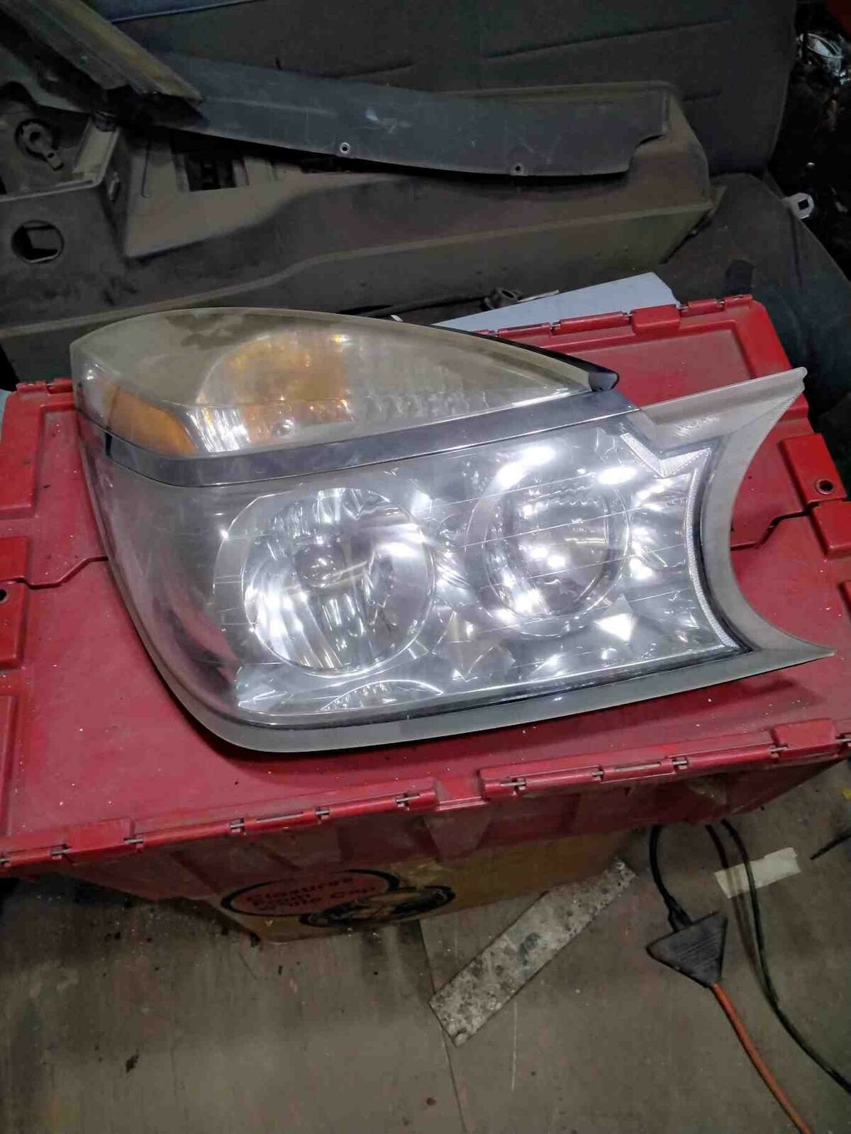 Headlamp Assembly BUICK RENDEZVOUS Right 04 05