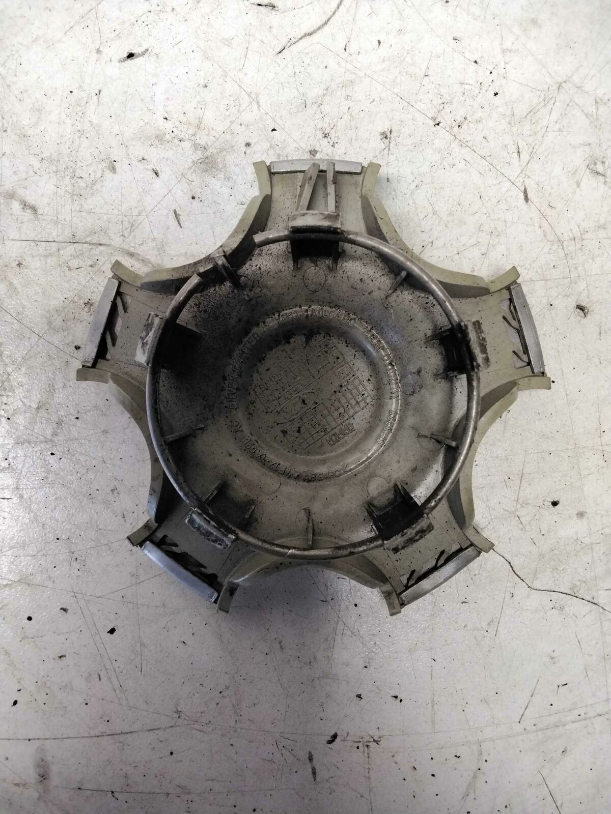 Center Cap FORD TAURUS 02