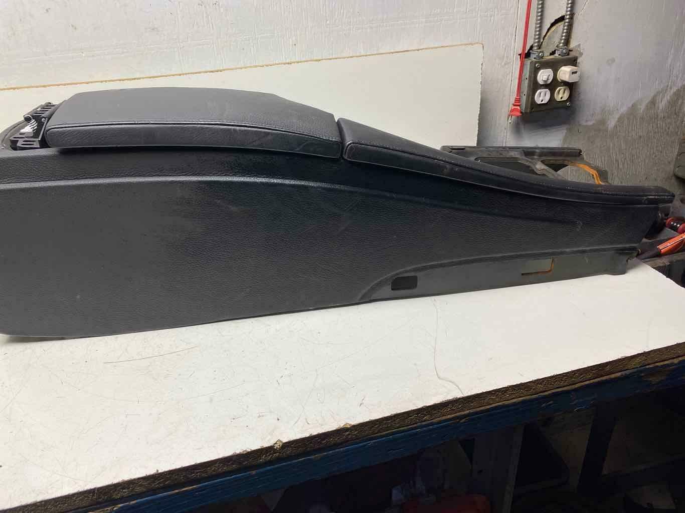 Front Console BMW M5 06 07 08 09 10