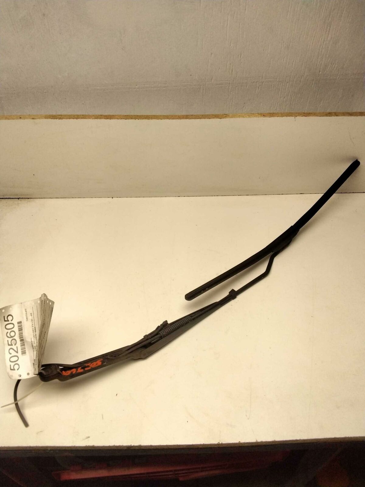 Wiper Arm CHEVY MONTE CARLO 99