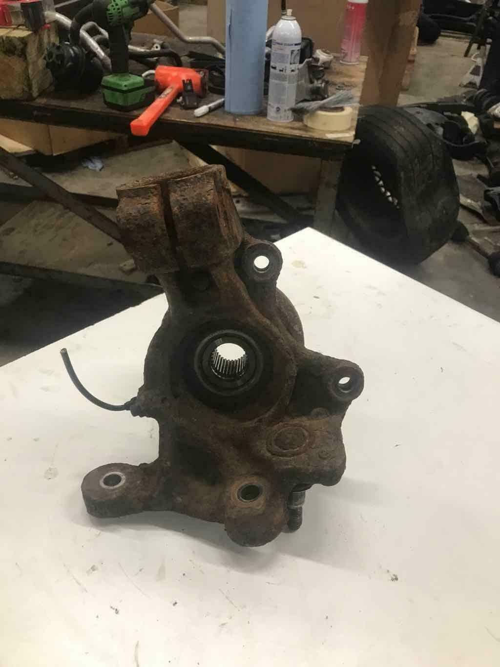 Spindle Knuckle Front BMW 325I Right 06