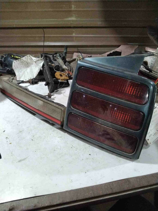 Tail Light Assembly OLDS CIERA Right 89 90 91 92 93 94 95 96
