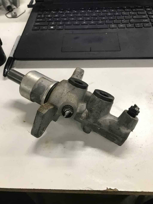 Master Cylinder BMW X5 98 99 00 01 02 03