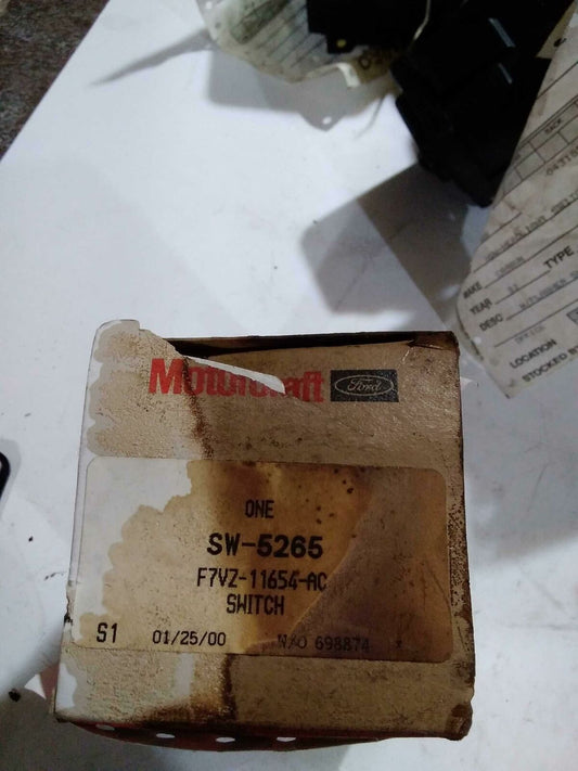 Headlight Switch LINCOLN & TOWN CAR 96