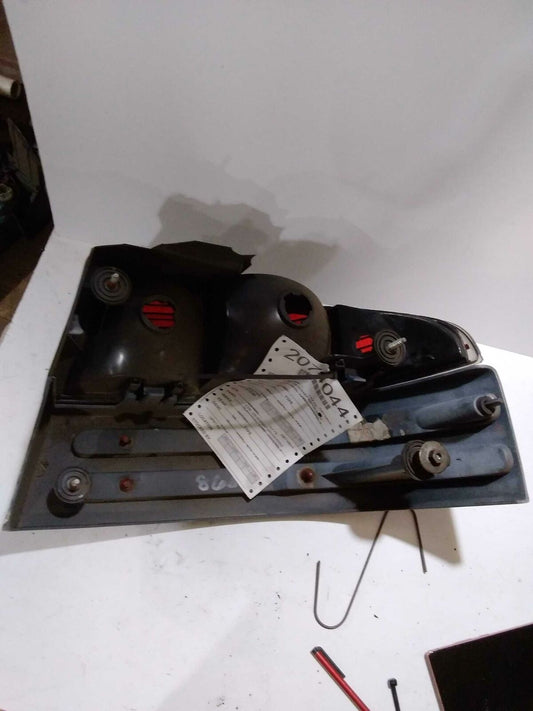 Tail Light Assembly DODGE INTREPID Right 93 94 95 96 97