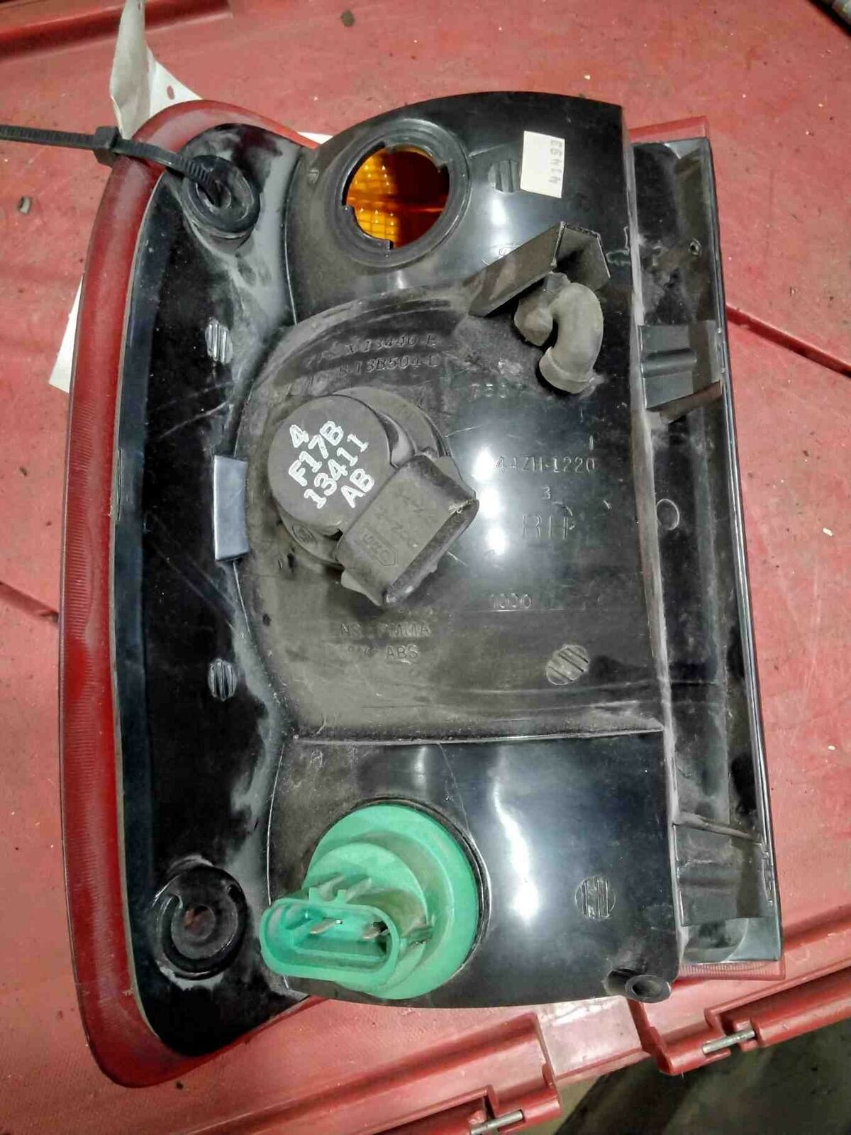 Tail Light Assembly FORD EXPLORER Right 98 99 00 01