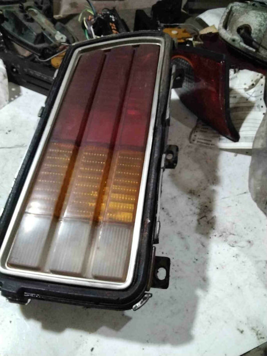Tail Light Assembly PONTIAC SUNBIRD Right 76 77 78 79 80