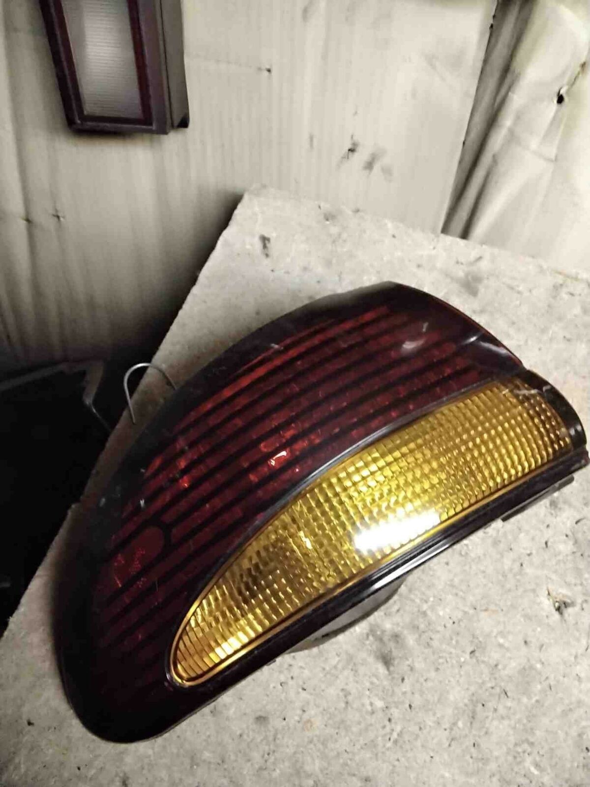 Tail Light Assembly PONTIAC BONNEVILLE Left 96 97 98 99