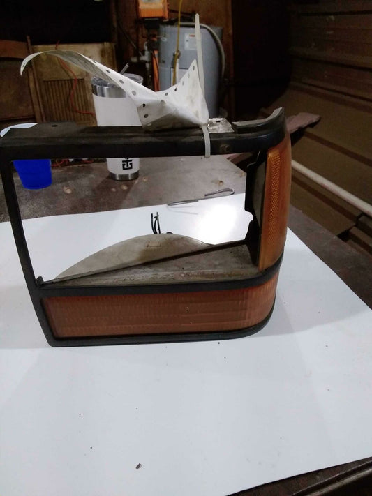 Headlight Trim with turn signal FORD EXPLORER Left 95 96 97